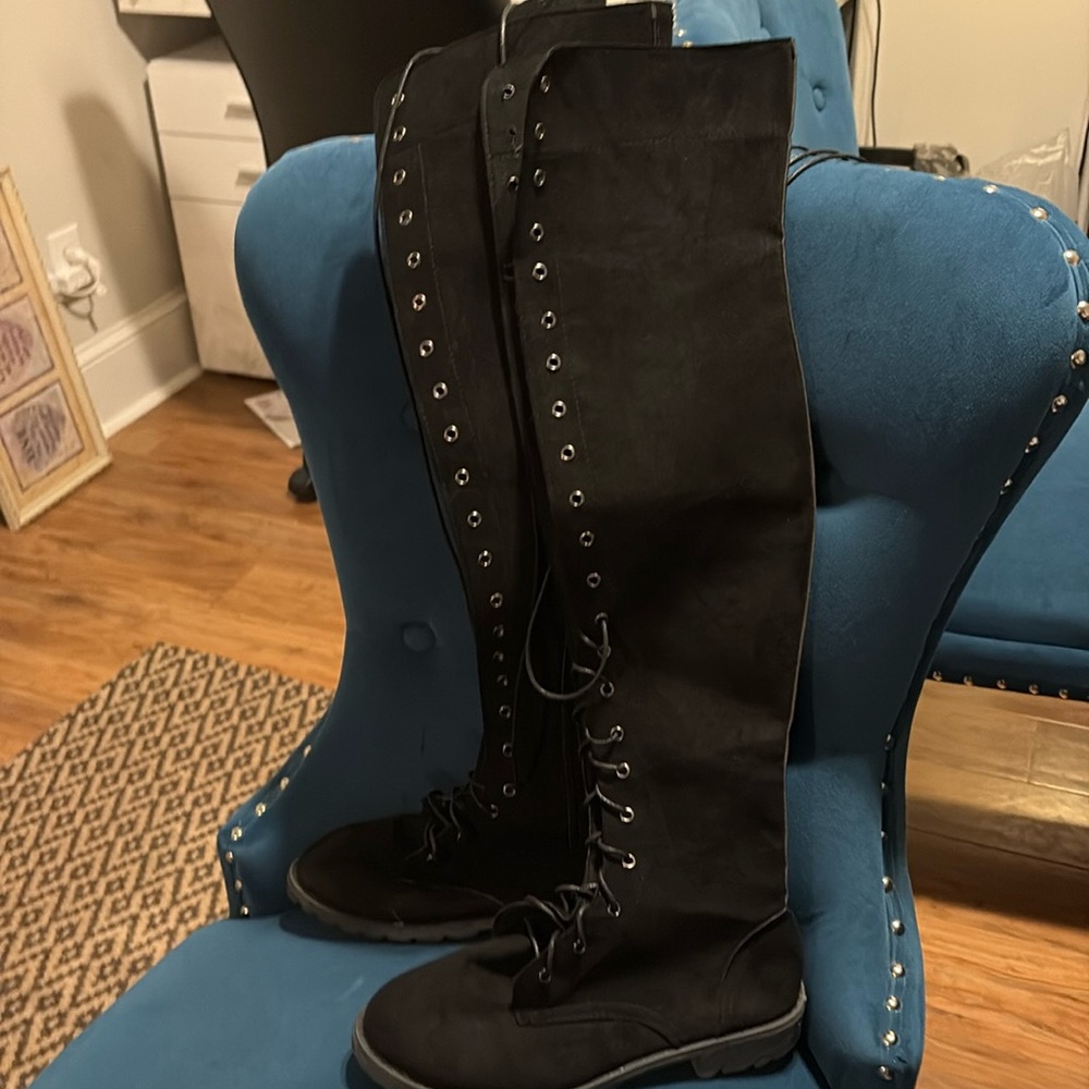 Ladies knee high suede boots